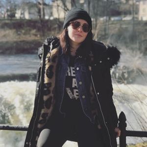 Meet your Posher, Deana